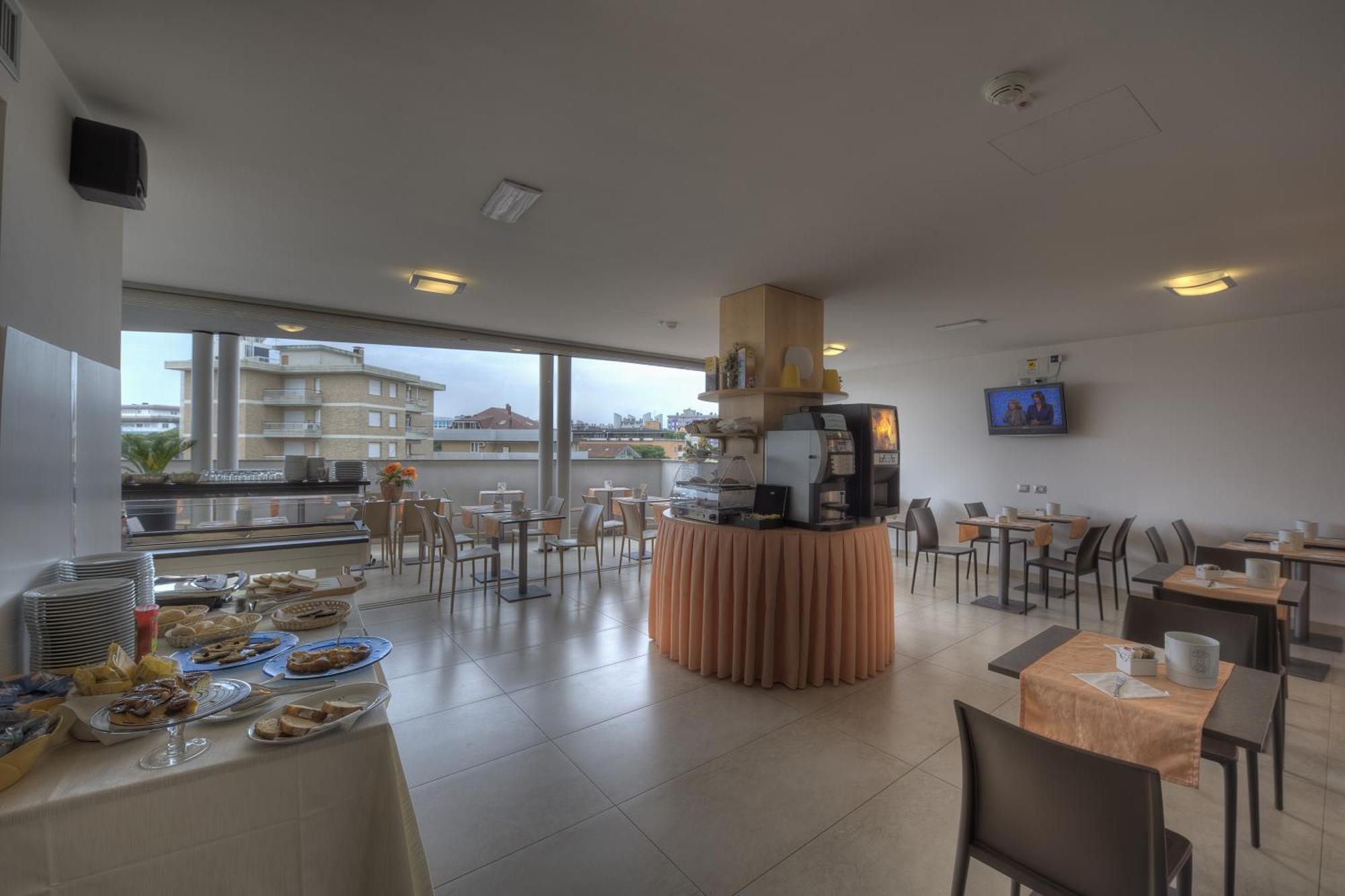 Hotel Pasha Lignano Sabbiadoro Ngoại thất bức ảnh