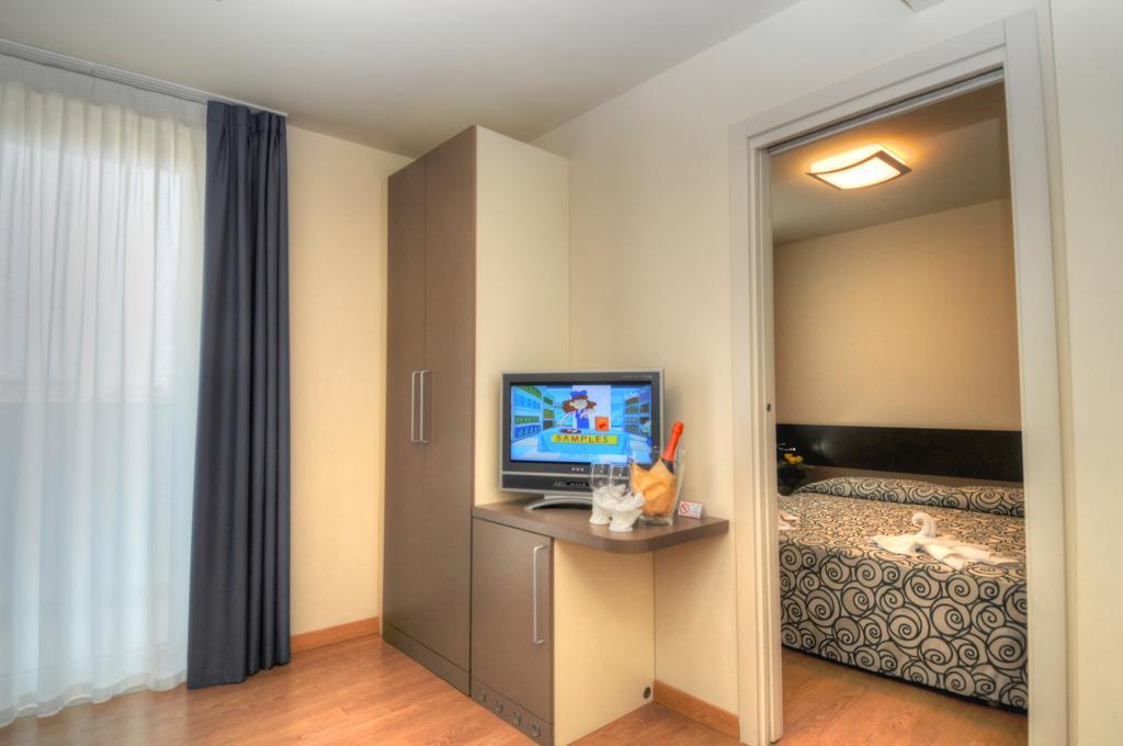 Hotel Pasha Lignano Sabbiadoro Ngoại thất bức ảnh
