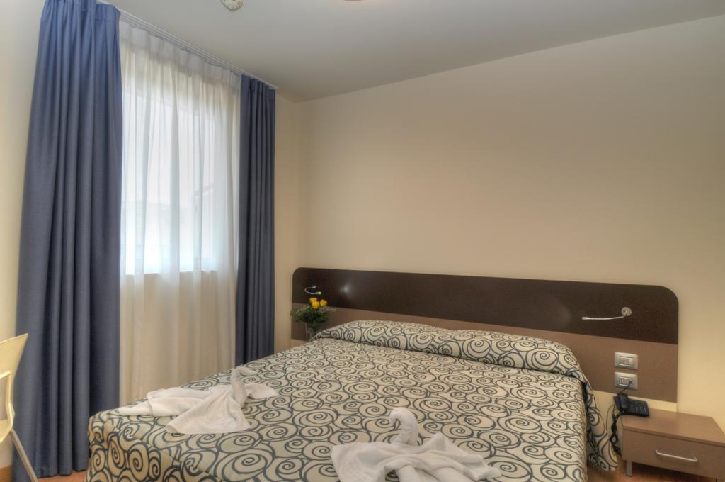 Hotel Pasha Lignano Sabbiadoro Ngoại thất bức ảnh