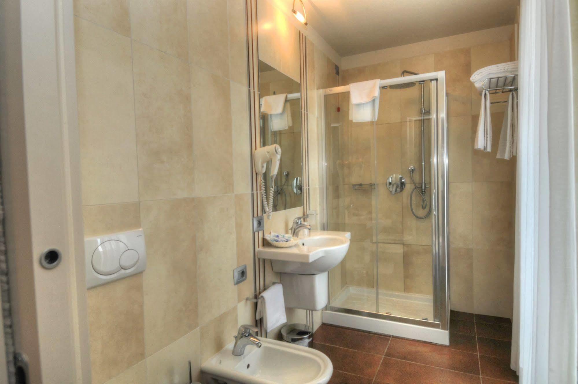 Hotel Pasha Lignano Sabbiadoro Ngoại thất bức ảnh