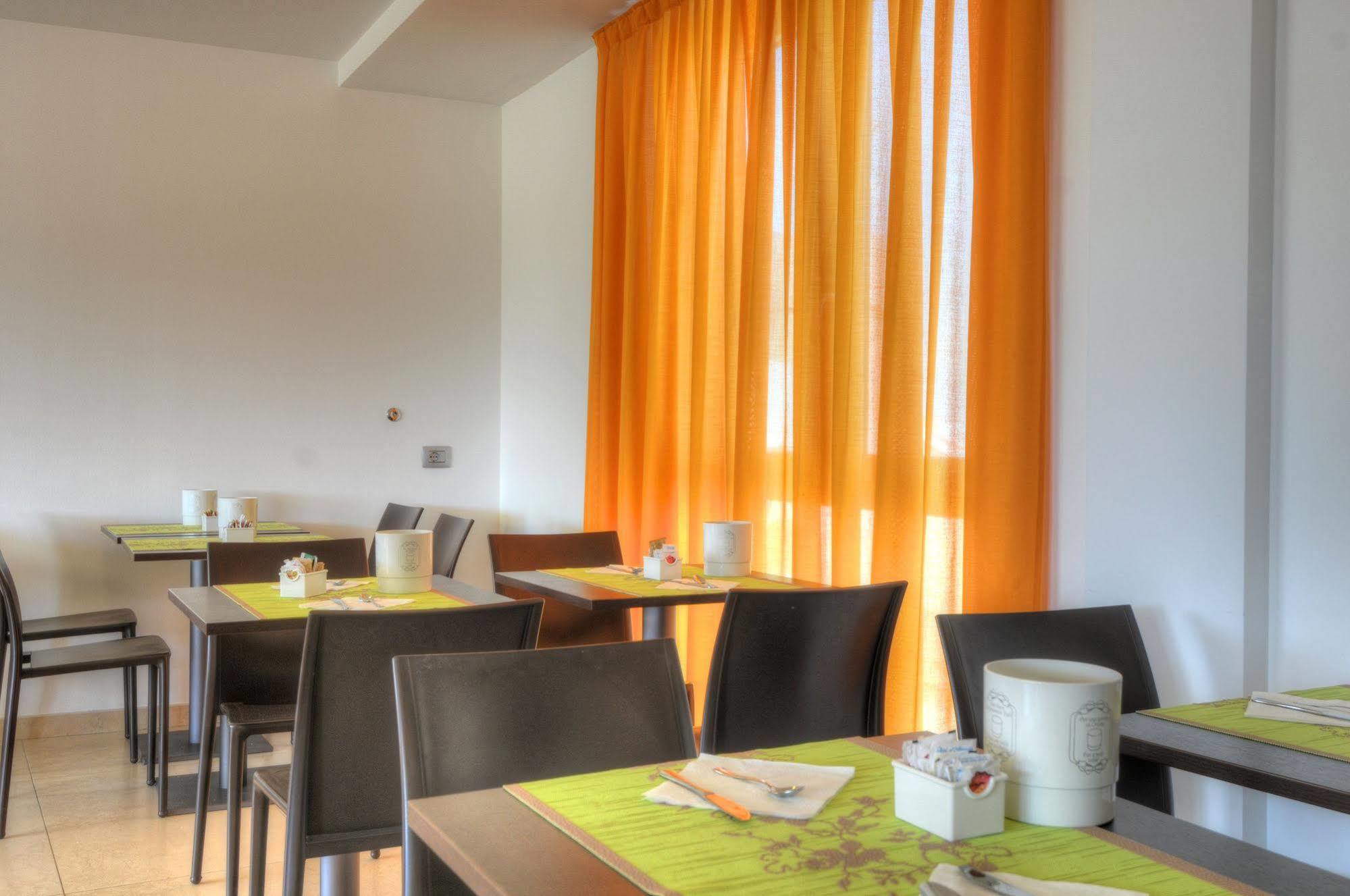 Hotel Pasha Lignano Sabbiadoro Ngoại thất bức ảnh