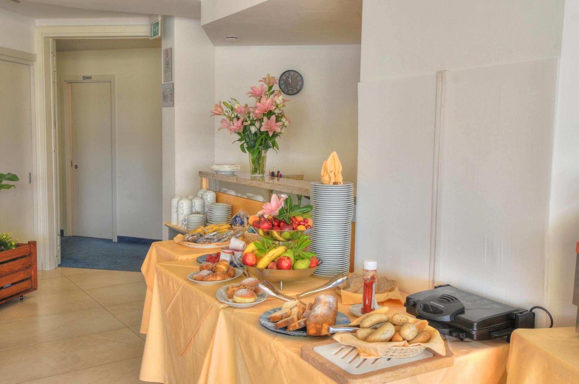 Hotel Pasha Lignano Sabbiadoro Ngoại thất bức ảnh