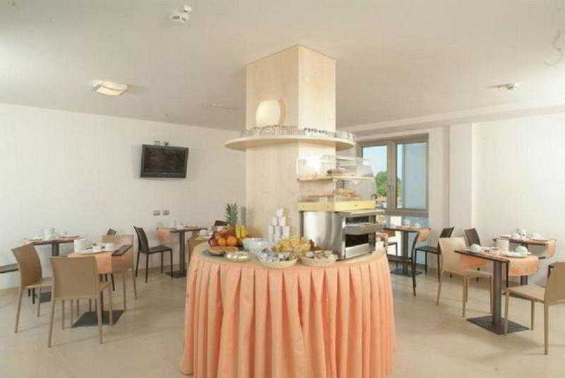Hotel Pasha Lignano Sabbiadoro Ngoại thất bức ảnh